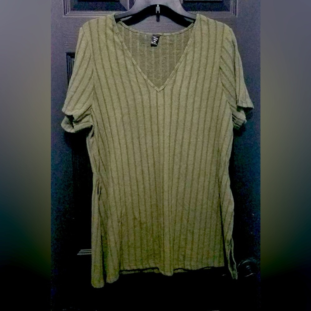 SHEIN ribbed side slit tee
